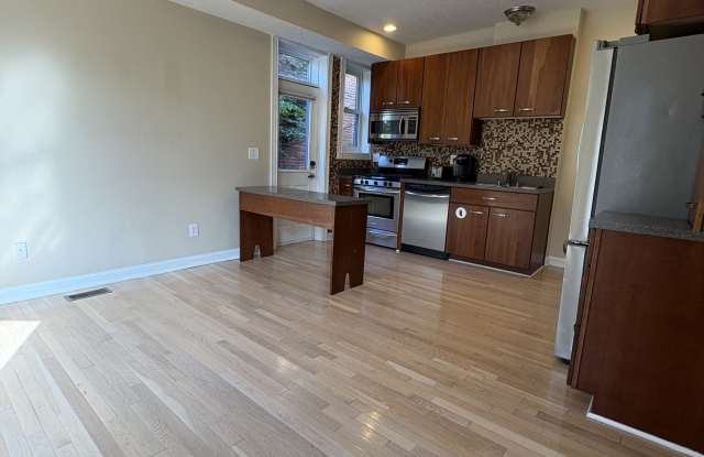 1135 Summit Street - 1