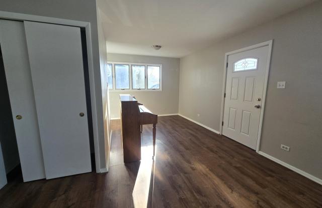 25151 W Lincoln Drive