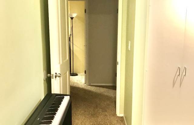 5201 Winnetka Avenue