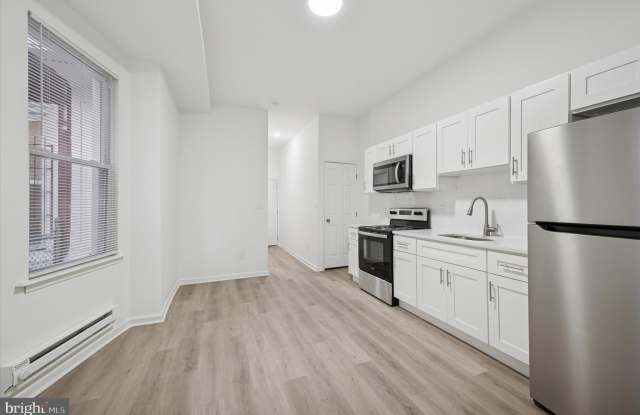 1225 W SILVER Street unit: 1