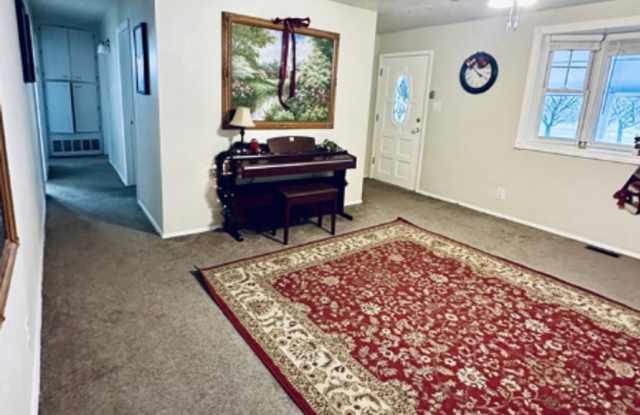 Charming Pet-Friendly Rental Available Now!