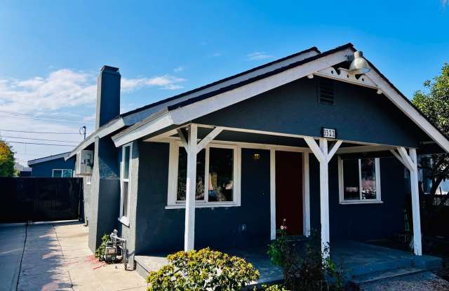 3322 W 66th street , Los Angeles