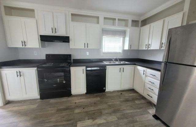 12130 US Highway 41 South Lot 202