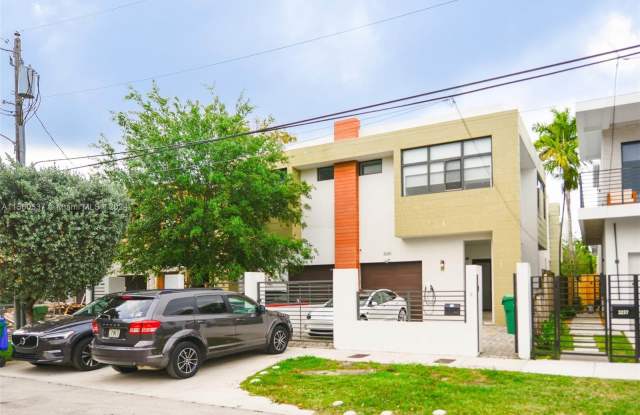 3241 Percival Ave