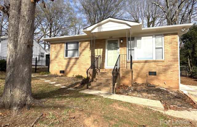 Photo of 1928 Russell Avenue