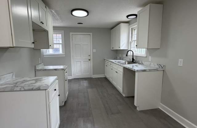 2440 Woodbine Avenue