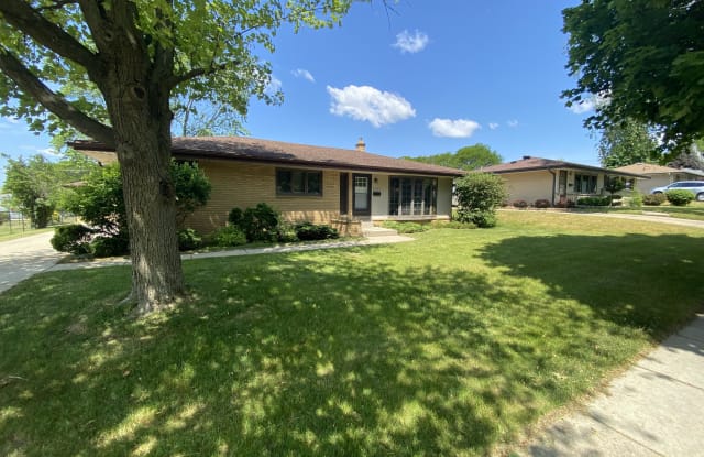 5231 Millbank Road - 5231 Millbank Road, Greendale, WI 53129