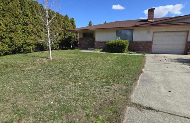 212 N Fox Rd