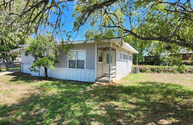 Photo of 112 BLUEBONNET RD