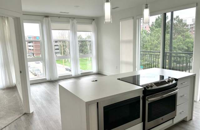 Special offer! One month rent free with qualified applicant. Call today