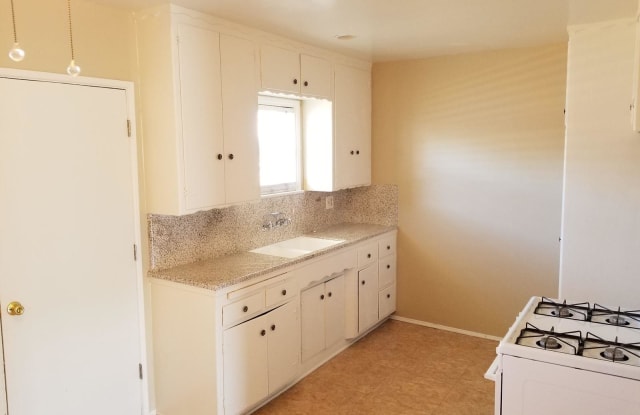 Photo of 647-669 E. Birch St.