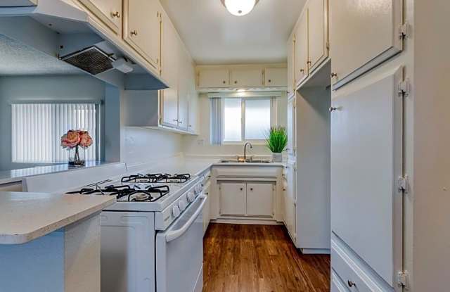 Photo of Somerset plaza