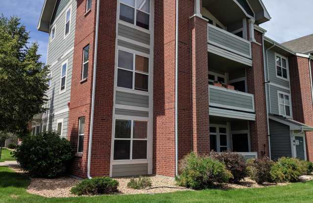 Beautiful Ground Floor Condo, Steps From Light Rail - Close to Fitzsimmons/DIA
