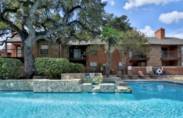 2439 NE Interstate 410 Loop, #1212