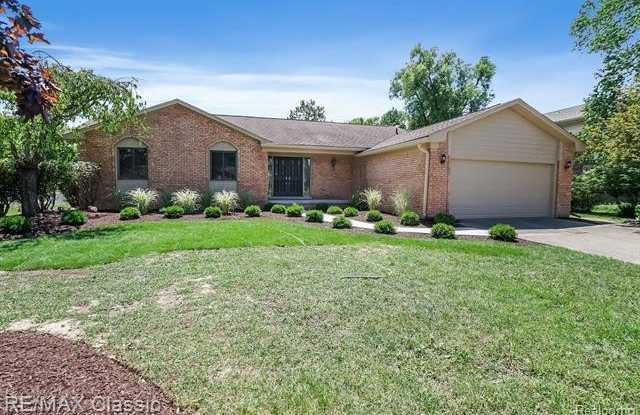 22263 MERIDIAN Lane