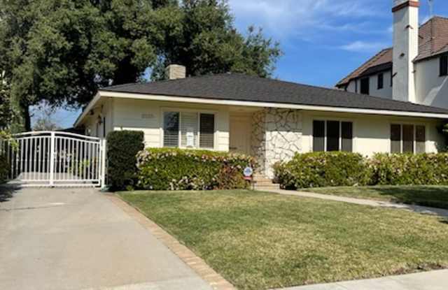 Wonderful Newly Remodeled Ranch Style Home in Prime San Marino