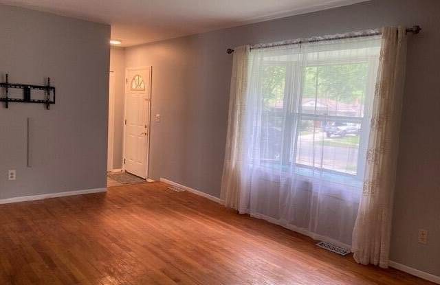 3300 Fernwood Avenue