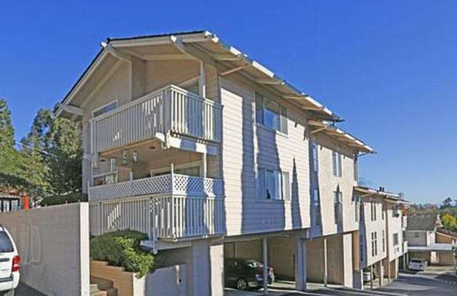 909 University Ave Unit D11