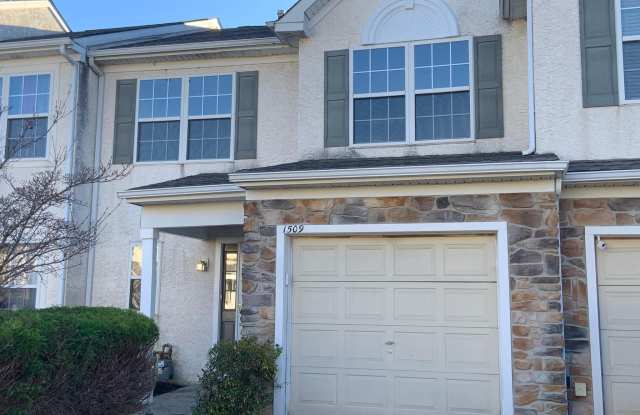 1509 SWEETBRIAR Drive