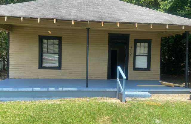 **AVAILABLE NOW**2 or 3 Bedroom / 1 Bathroom Home for Rent in Columbus, GA***