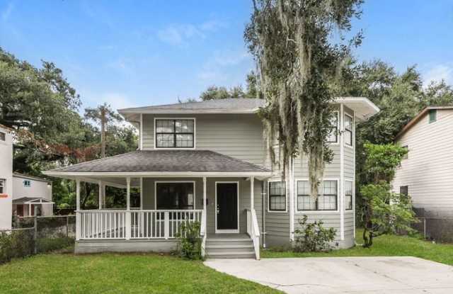 Photo of 1012 East 26th Avenue