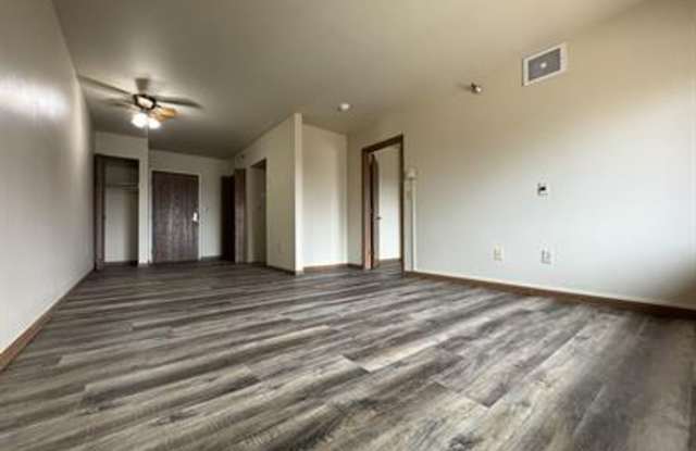605 Chase Boulevard - 306