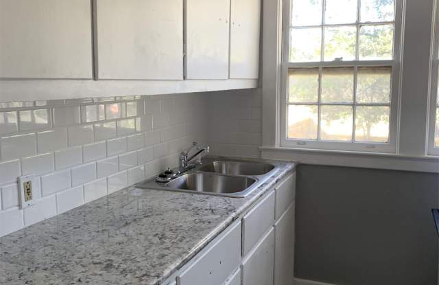 Photo of 409 North Whitworth Avenue - 1