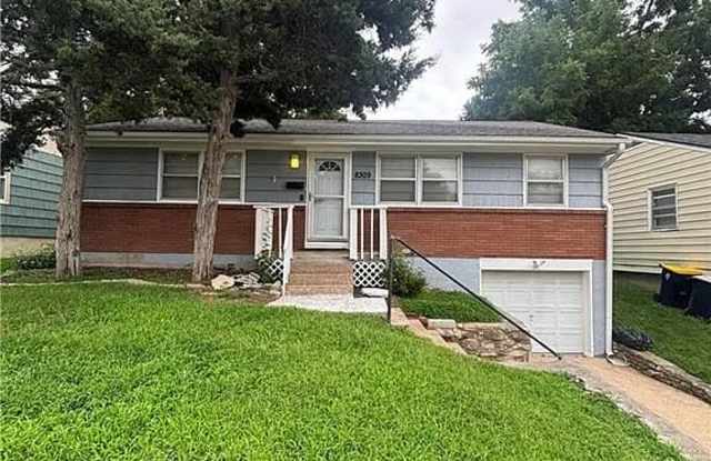 8309 Paseo Boulevard