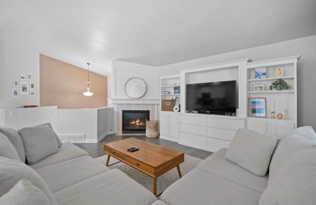 Photo of Bright  Comfortable 3 Bedroom Home