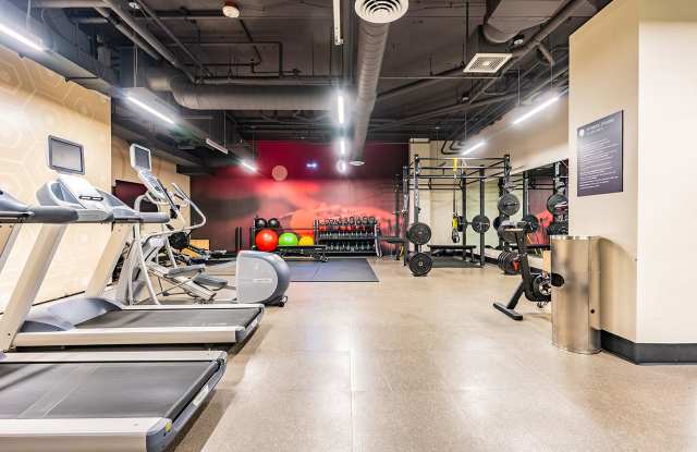 Huge Central Area Studio with PARKING and gym on site