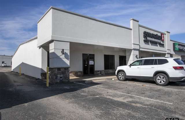 3225 S SW Loop 323