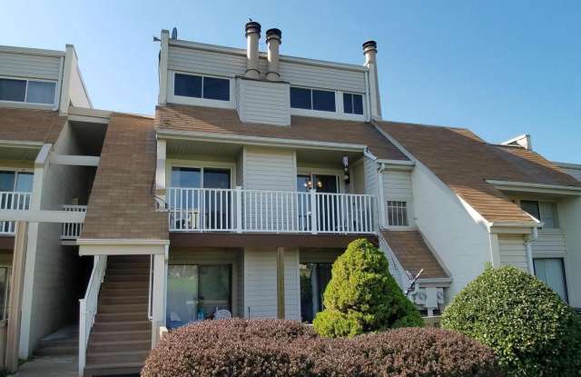 Photo of 1030 WARWICK Court