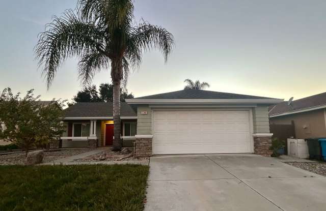 Photo of Great Family Home in Fantastic Hollister Neighborhood!