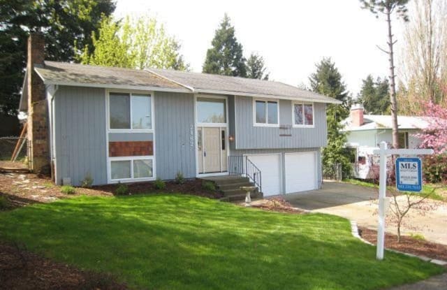 2462 SW 20th Street - 2462 Southwest 20th Street, Gresham, OR 97080