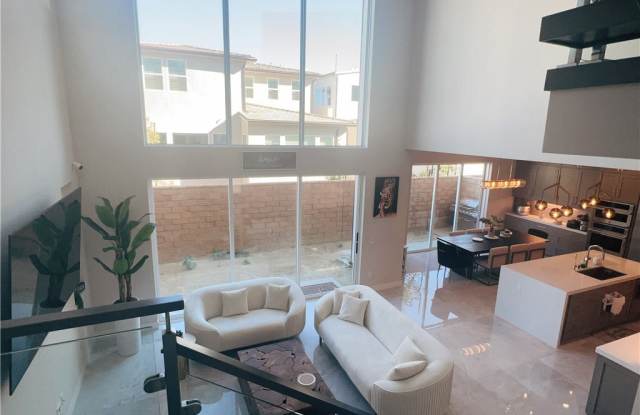 1165 Poppy Ct