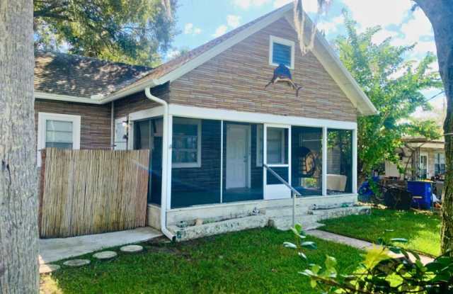 Photo of 136 West Pine Bluff Street