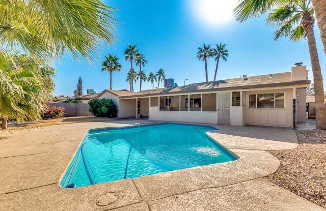 AMAZING TEMPE LOCATION W/ AZ ROOM, OFFICE/STUDY  DIVING POOL ON OVERSIZED LOT! photos photos