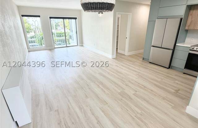 641 Espanola Way