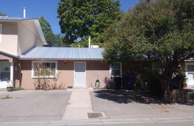 753 Camino Floretta nw - 753 Camino Floretta Northwest, Albuquerque, NM 87107