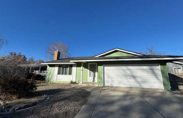 3 Bed, 2 Bath Home Available NOW in Southeast Reno!
