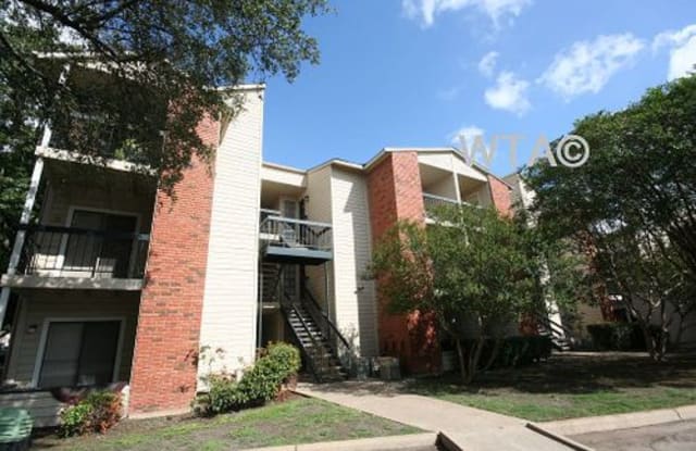 Modern Apartments On Duval Rd 