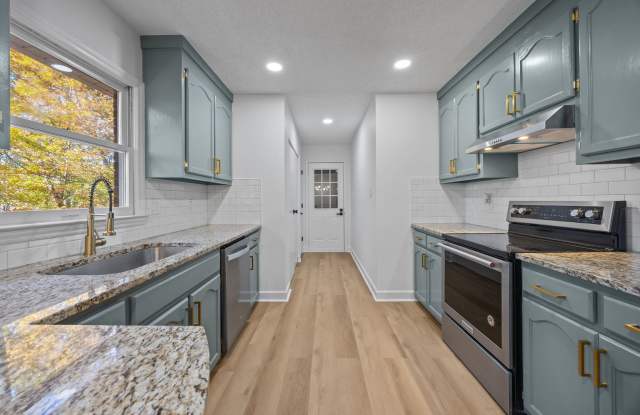 6227 King George Drive