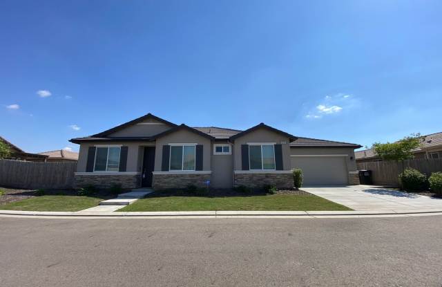 NW Gated Community Home Available Now! - 4635 West Flagstaff Avenue, Tulare County, CA 93291