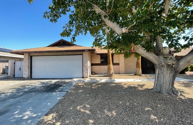 6152 Pinewood Avenue - 6152 Pinewood Avenue, Spring Valley, NV 89103