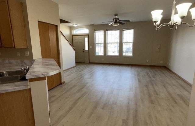 273 Springbrook Trail S