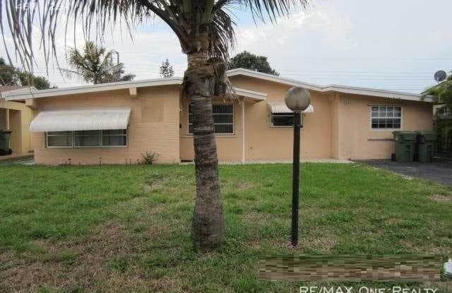 8440 NW 10th St - 8440 Northwest 10th Street, Pembroke Pines, FL 33024