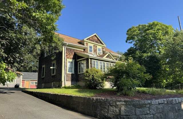 Photo of 563 N Washington