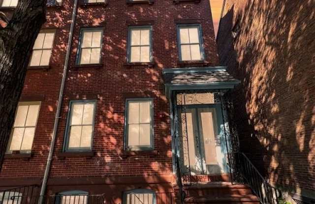 255 MERCER Street