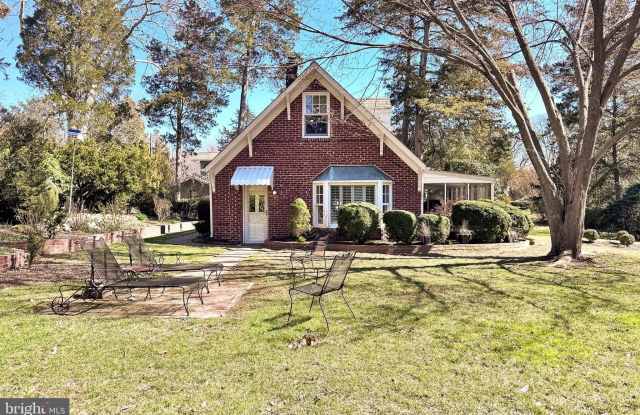 Photo of 8022 E BOULEVARD Drive