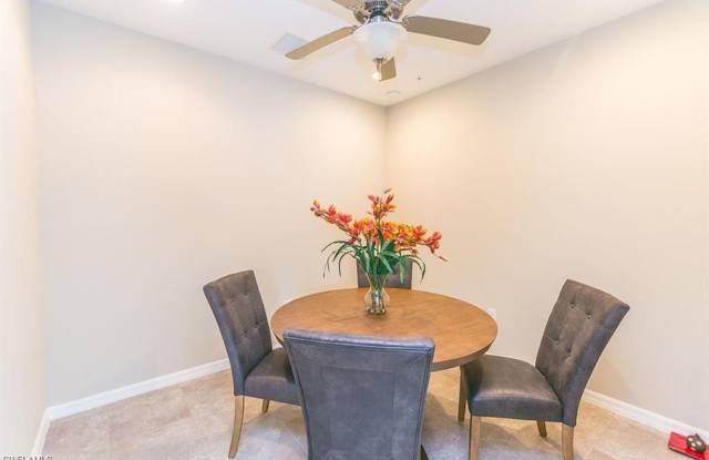 Brand new Construction Coach Home in Paloma Overlooking the Lake!